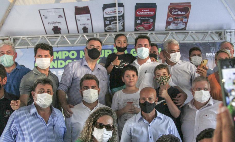 Governador entrega 58 carros para fortalecer a saúde na região de Campo Mourão