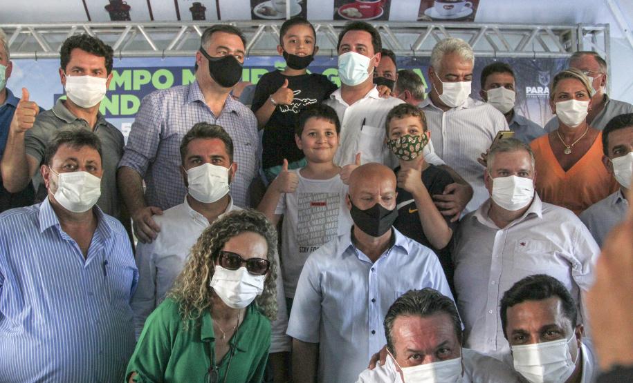 Governador entrega 58 carros para fortalecer a saúde na região de Campo Mourão