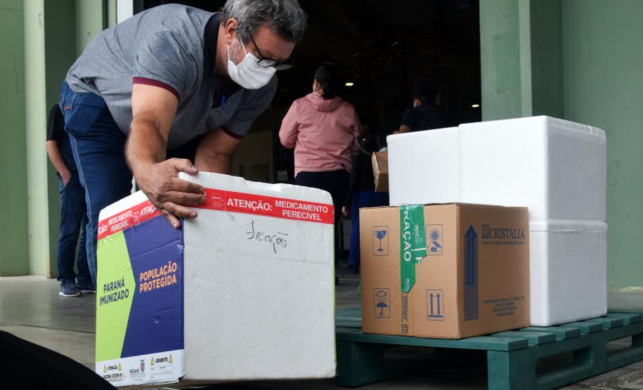 Vacinas da Janssen são distribuídas nesta quinta (9) para Regionais