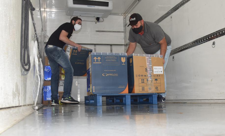 Paraná recebe novas vacinas contra a Covid-19 para dose reforço da população