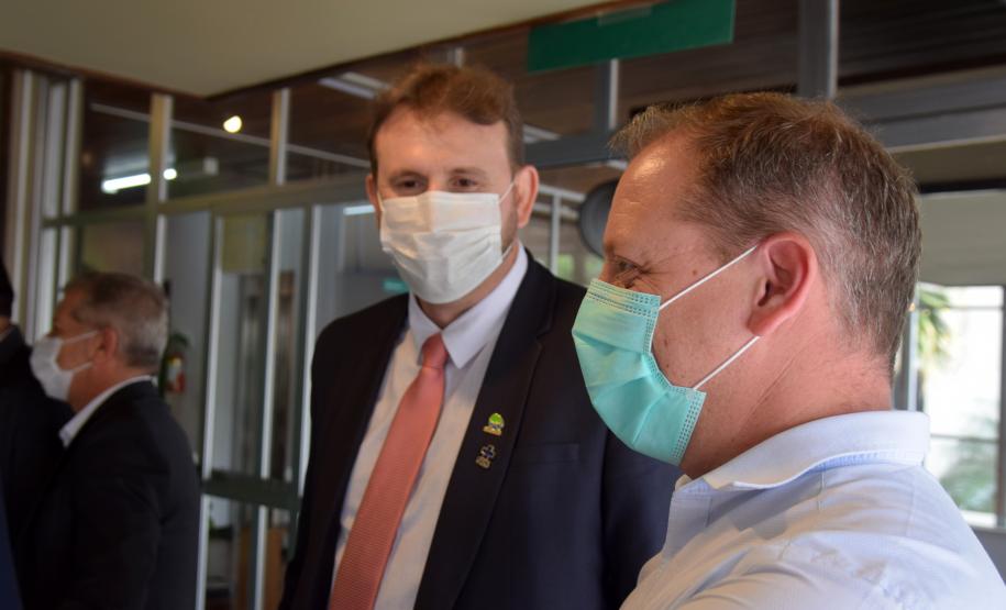 Secretário agradece parceria com os municípios na posse da nova diretoria do Cosems