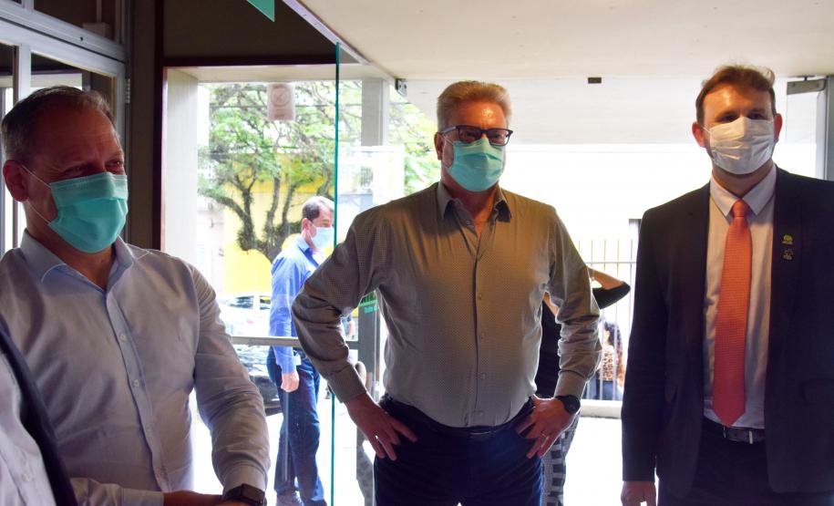 Secretário agradece parceria com os municípios na posse da nova diretoria do Cosems