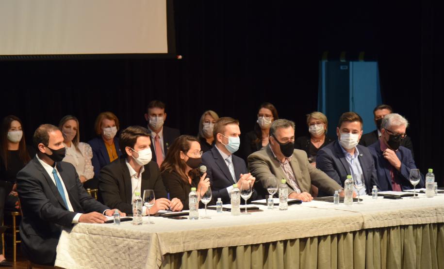 Secretário agradece parceria com os municípios na posse da nova diretoria do Cosems