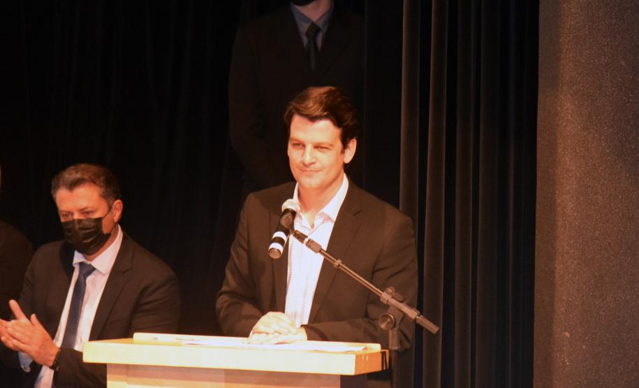 Secretário agradece parceria com os municípios na posse da nova diretoria do Cosems