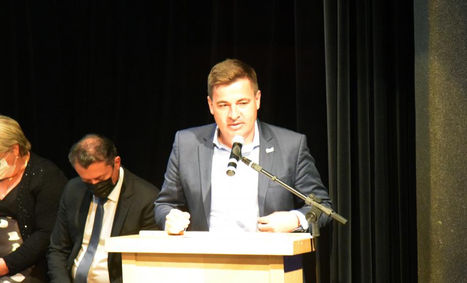 Secretário agradece parceria com os municípios na posse da nova diretoria do Cosems