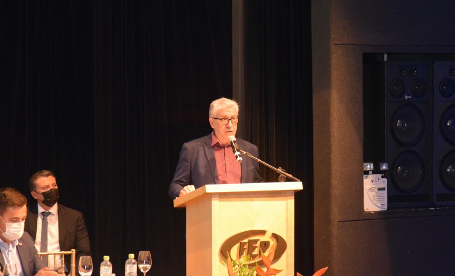 Secretário agradece parceria com os municípios na posse da nova diretoria do Cosems