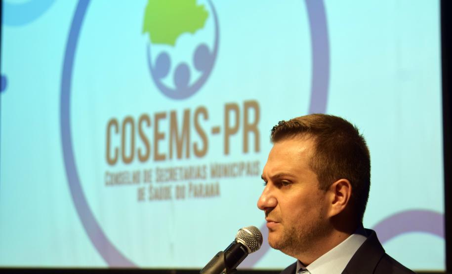 Secretário agradece parceria com os municípios na posse da nova diretoria do Cosems