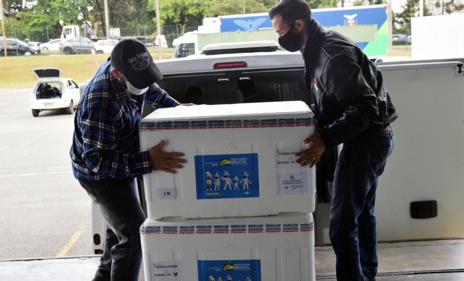 A Secretaria de Estado da Saúde (Sesa) recebeu nesta quarta-feira (8) mais 240.548 vacinas contra a Covid-19.