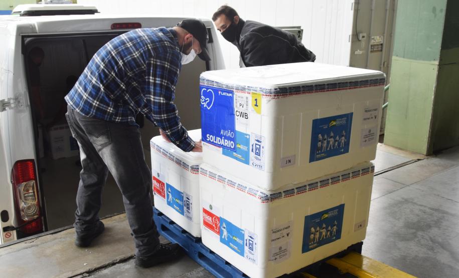 A Secretaria de Estado da Saúde (Sesa) recebeu nesta quarta-feira (8) mais 240.548 vacinas contra a Covid-19.