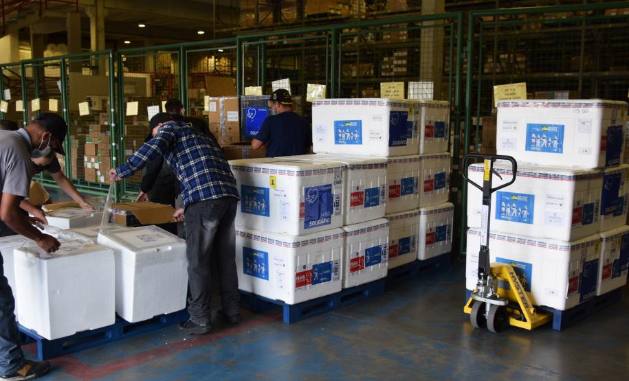 A Secretaria de Estado da Saúde (Sesa) recebeu nesta quarta-feira (8) mais 240.548 vacinas contra a Covid-19.