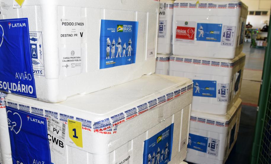 A Secretaria de Estado da Saúde (Sesa) recebeu nesta quarta-feira (8) mais 240.548 vacinas contra a Covid-19.