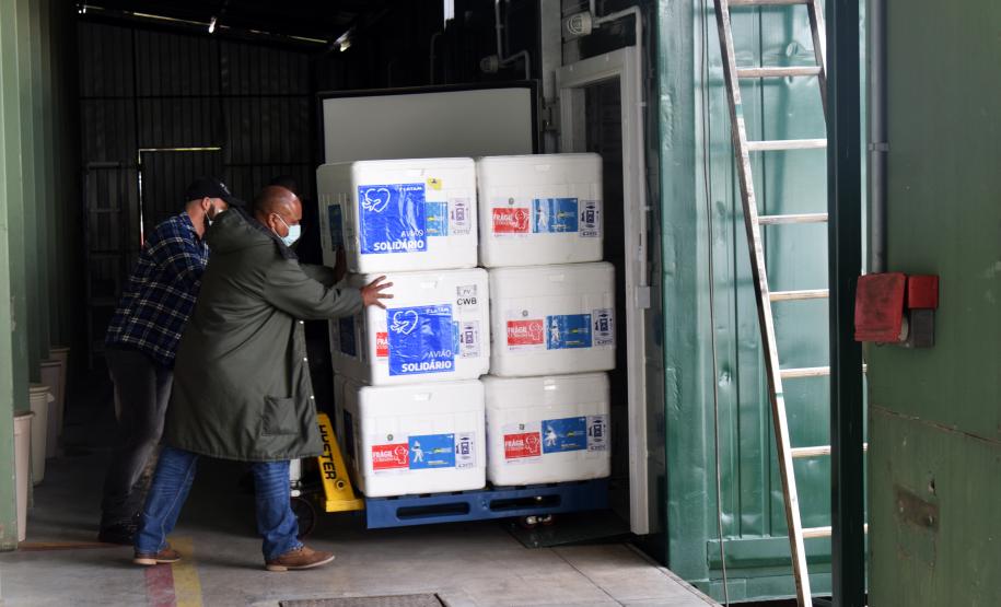 A Secretaria de Estado da Saúde (Sesa) recebeu nesta quarta-feira (8) mais 240.548 vacinas contra a Covid-19.