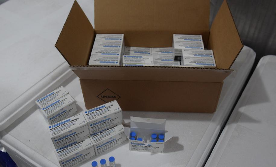 A Secretaria de Estado da Saúde (Sesa) recebeu nesta quarta-feira (8) mais 240.548 vacinas contra a Covid-19.