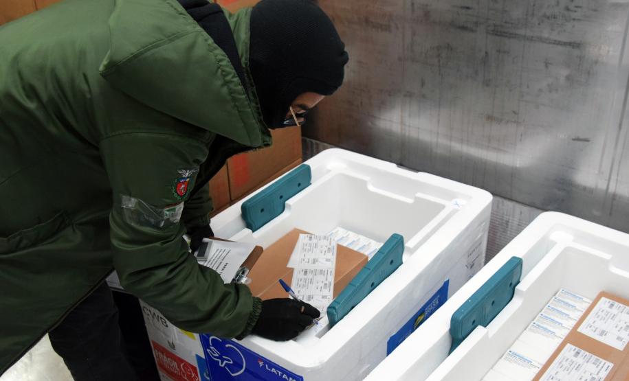 A Secretaria de Estado da Saúde (Sesa) recebeu nesta quarta-feira (8) mais 240.548 vacinas contra a Covid-19.