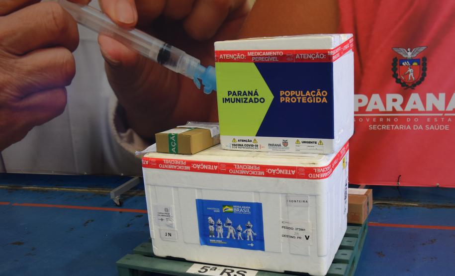 Saúde distribui mais de 260 mil vacinas contra a Covid-19 nesta terça-feira