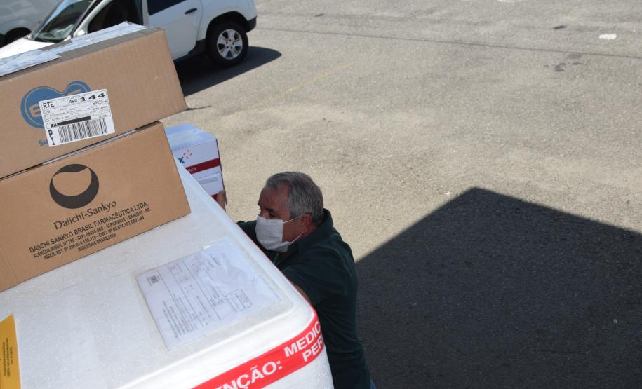 Saúde distribui mais de 260 mil vacinas contra a Covid-19 nesta terça-feira