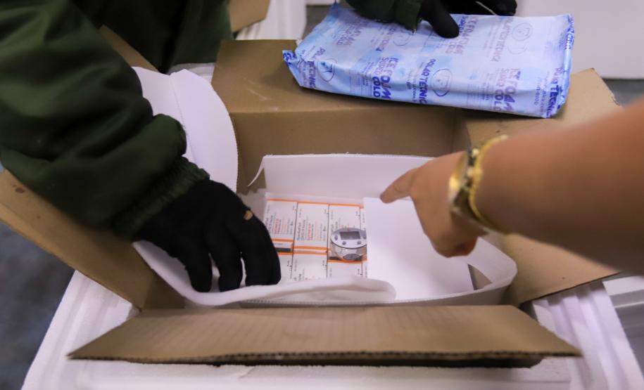 Paraná recebe primeiro lote com 65 mil vacinas contra a Covid-19 para crianças