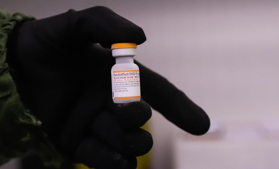 Paraná recebe primeiro lote com 65 mil vacinas contra a Covid-19 para crianças