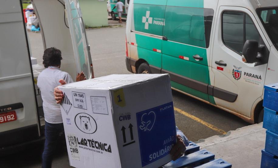 Paraná recebe primeiro lote com 65 mil vacinas contra a Covid-19 para crianças