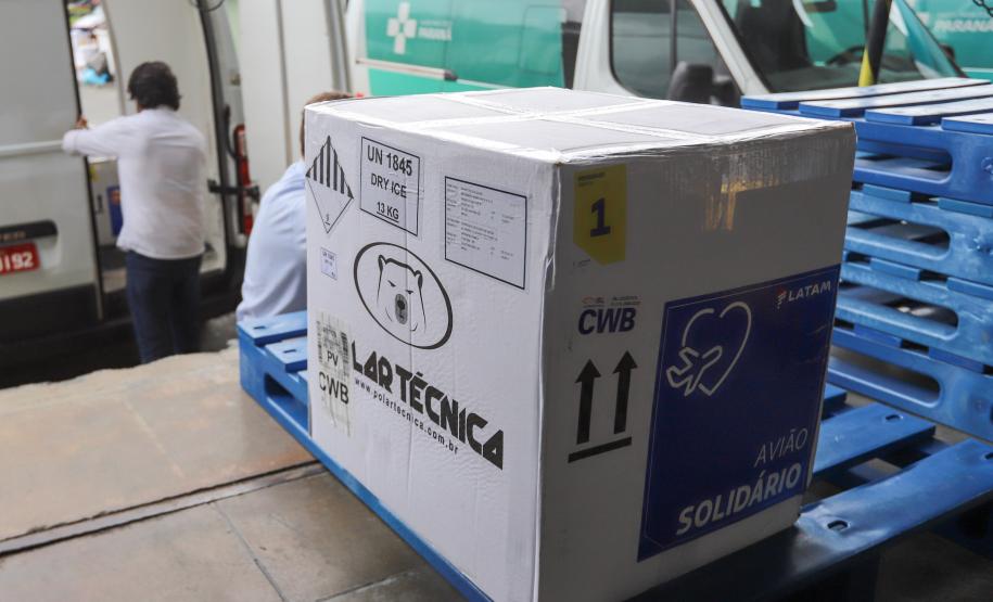 Paraná recebe primeiro lote com 65 mil vacinas contra a Covid-19 para crianças
