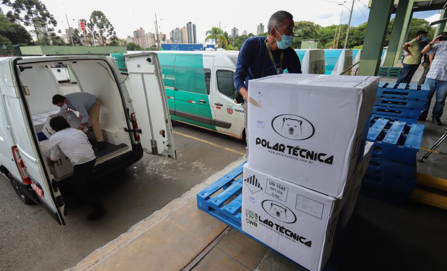 Paraná recebe primeiro lote com 65 mil vacinas contra a Covid-19 para crianças