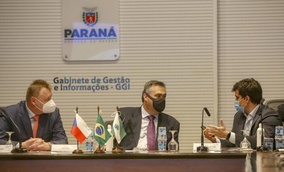 Saúde recebe doação de camas hospitalares de empresa tcheca