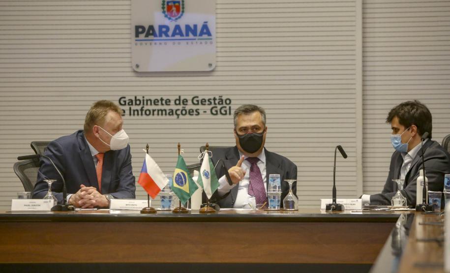 Saúde recebe doação de camas hospitalares de empresa tcheca