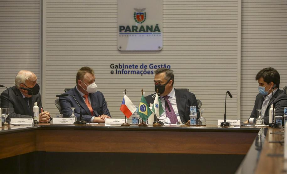 Saúde recebe doação de camas hospitalares de empresa tcheca