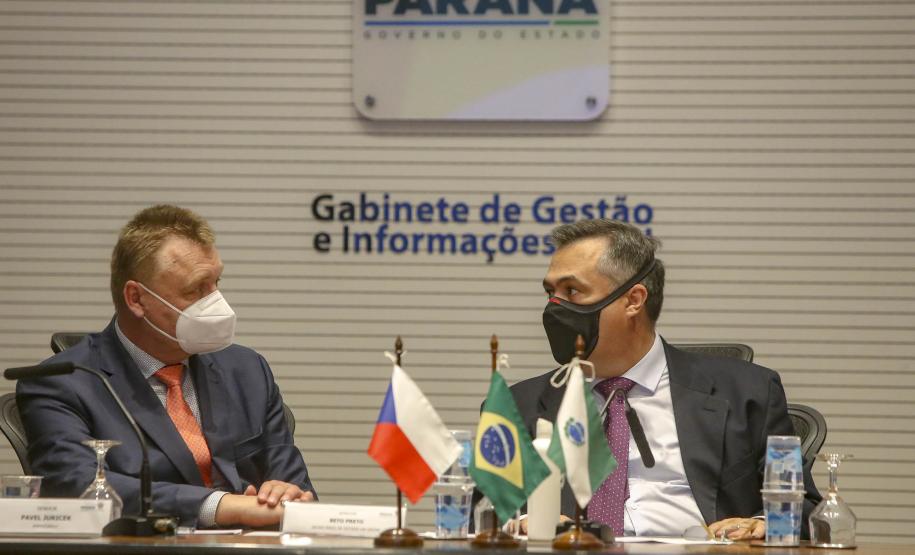 Saúde recebe doação de camas hospitalares de empresa tcheca