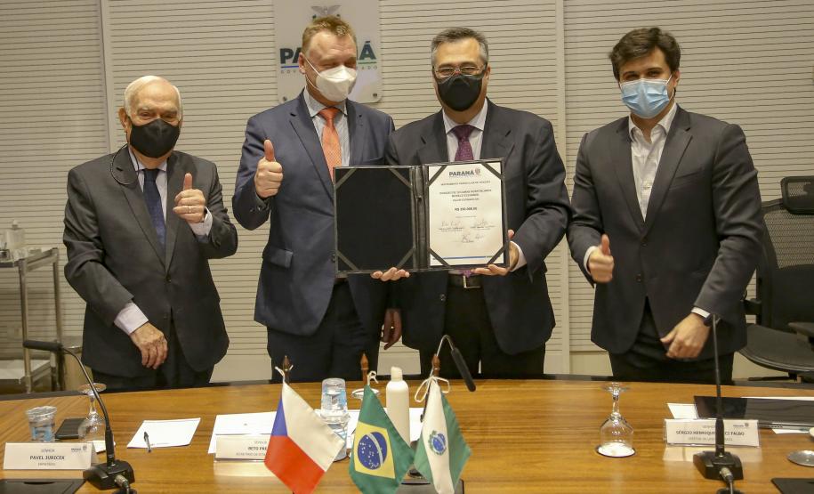 Saúde recebe doação de camas hospitalares de empresa tcheca