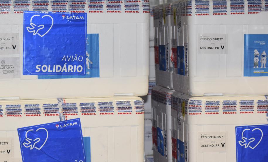 Vacinas pediátricas chegam ao Paraná e serão distribuídas nesta quarta (26)