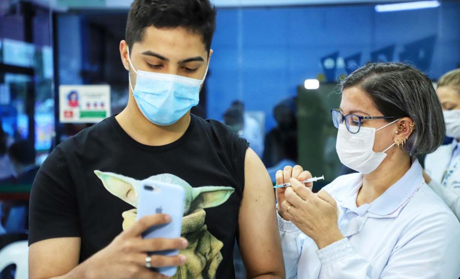 Vacinação contra a Covid-19: saiba qual é o intervalo correto entre as doses