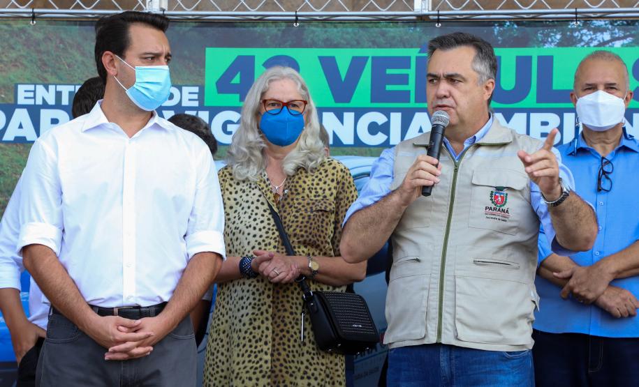 Governador entrega 42 caminhonetes para reforçar trabalho de vigilância ambiental