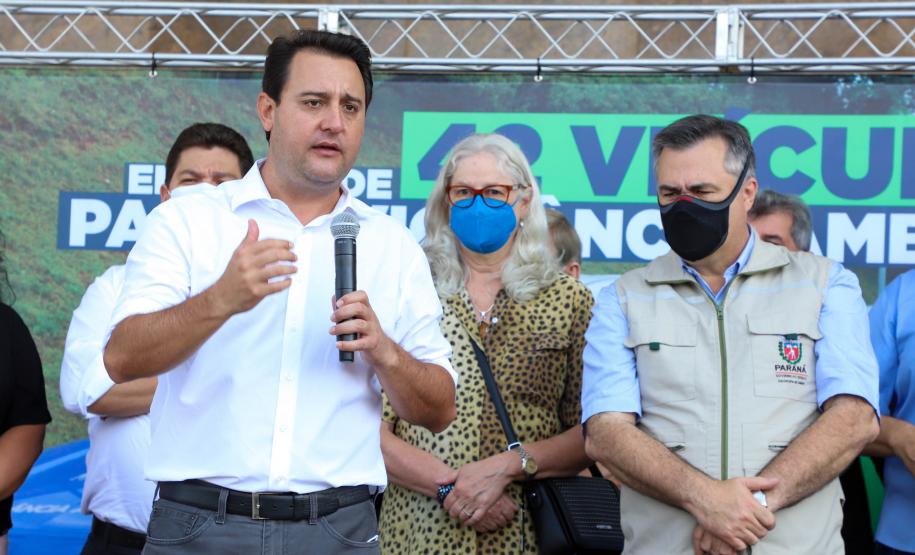 Governador entrega 42 caminhonetes para reforçar trabalho de vigilância ambiental