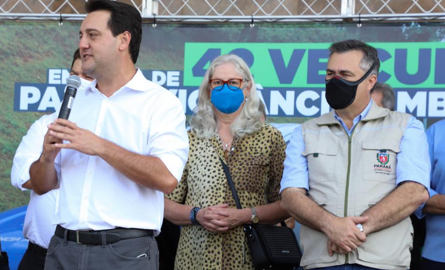 Governador entrega 42 caminhonetes para reforçar trabalho de vigilância ambiental