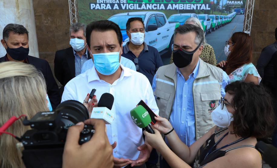 Governador entrega 42 caminhonetes para reforçar trabalho de vigilância ambiental