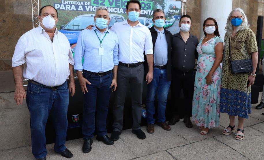 Governador entrega 42 caminhonetes para reforçar trabalho de vigilância ambiental