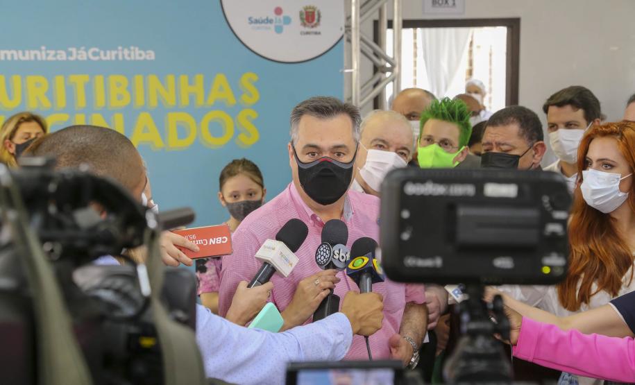 Secretário acompanha vacinação infantil contra a Covid-19 em Curitiba