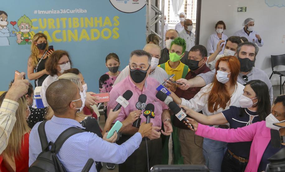 Secretário acompanha vacinação infantil contra a Covid-19 em Curitiba