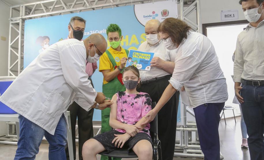 Secretário acompanha vacinação infantil contra a Covid-19 em Curitiba