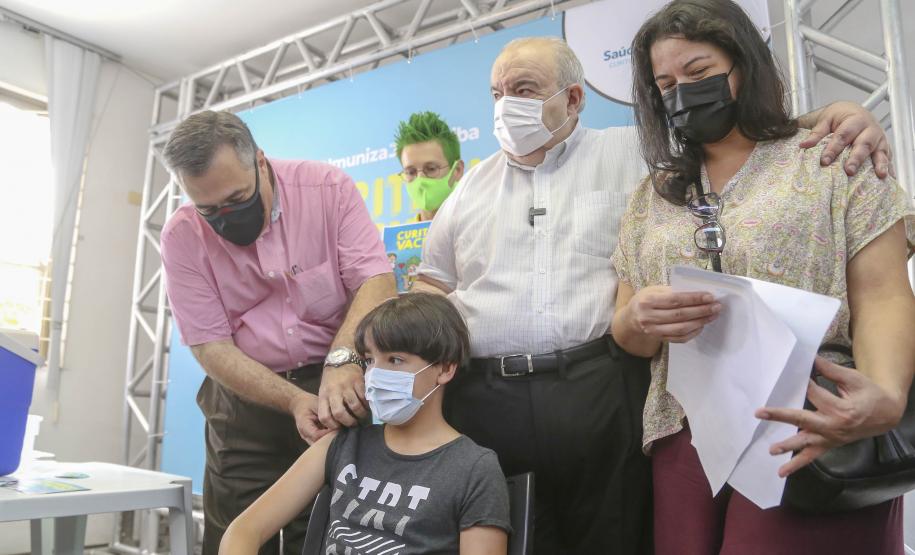 Secretário acompanha vacinação infantil contra a Covid-19 em Curitiba