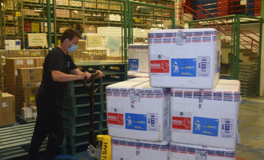 Com a chegada de mais 80,6 mil vacinas pediátricas, Paraná soma 256,8 mil doses nesta semana