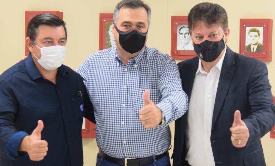 Governo do Estado inicia segunda etapa de entrega de carros para Saúde da Família