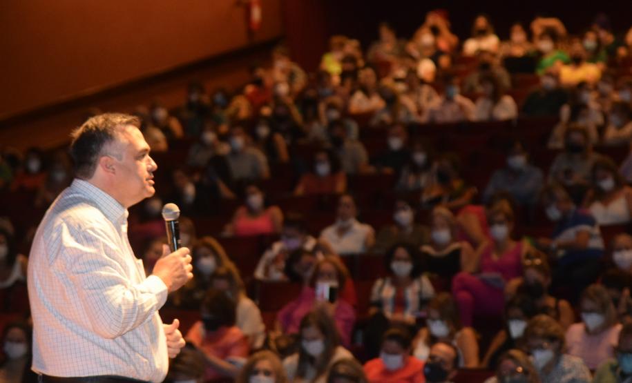 Importância da vacinação infantil contra a Covid-19 é reforçada em evento da Educação