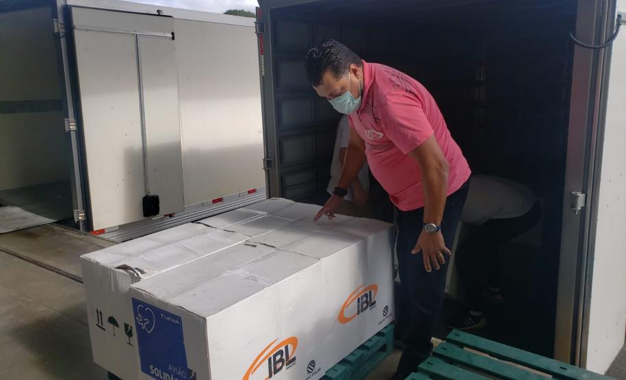 Saúde recebe 94 mil doses pediátricas da Pfizer e distribui 110 mil vacinas contra a Covid-19 nesta quinta