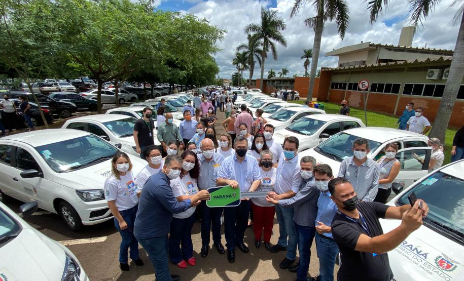 Saúde entrega 87 veículos e autoriza mais de R$ 11 milhões em investimentos para Londrina e região
