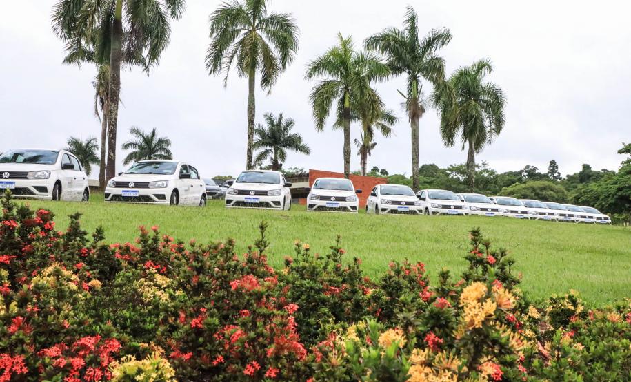 Saúde entrega 87 veículos e autoriza mais de R$ 11 milhões em investimentos para Londrina e região