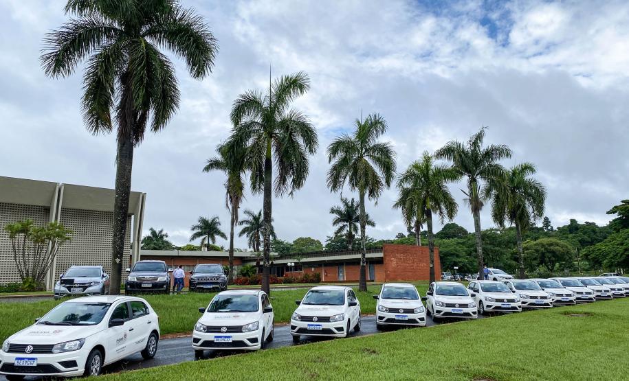 Saúde entrega 87 veículos e autoriza mais de R$ 11 milhões em investimentos para Londrina e região