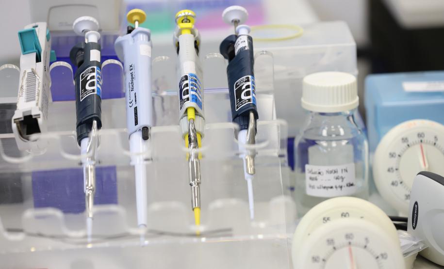 Laboratório Central do Estado (Lacen/PR) - 10/02/2022.