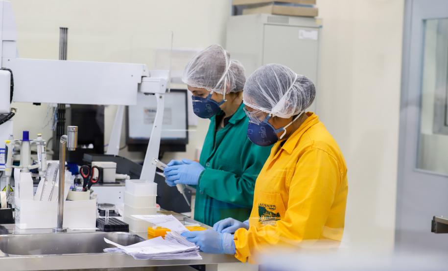 Laboratório Central do Estado (Lacen/PR) - 10/02/2022.